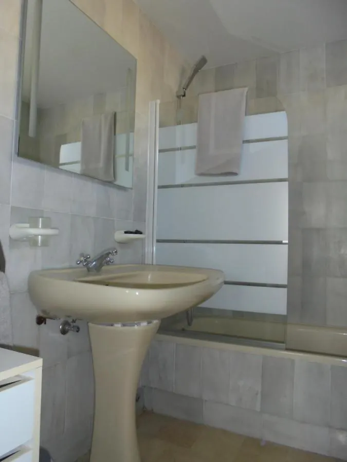 Front Line Apartment Marbella - 2 Bedroom & 2 Bathrooms 0*,  España