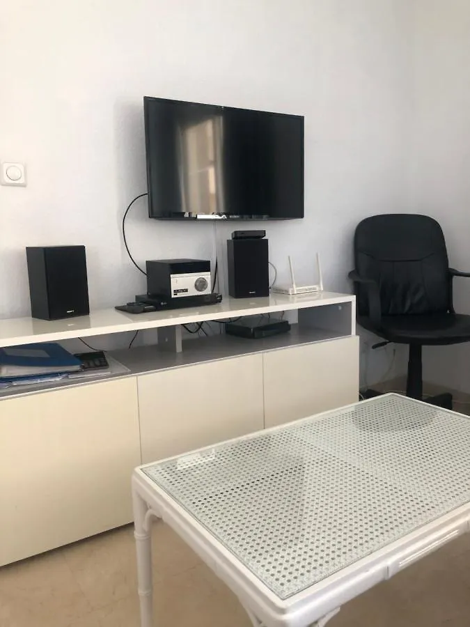Front Line Apartment Marbella - 2 Bedroom & 2 Bathrooms